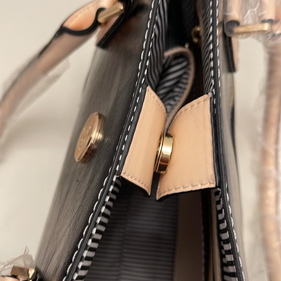 Black and cream tote bag. - Picture 12 of 17